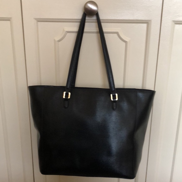 Lauren Ralph Lauren large black leather shoulder bag/purse. - Picture 3 of 13